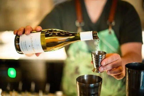 英國酒精消費趨勢轉變 總量減半，優質飲品前景可期